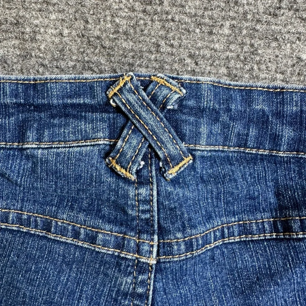 Old Navy Blue Jeans Star Stitch Stretch Denim Shorts Medium Wash Size 6